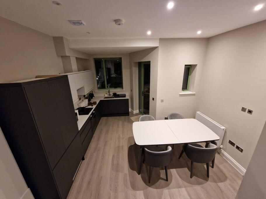 埃德蒙顿Stunning Newbuilt 3 Bed House Sleeps 9别墅 外观 照片